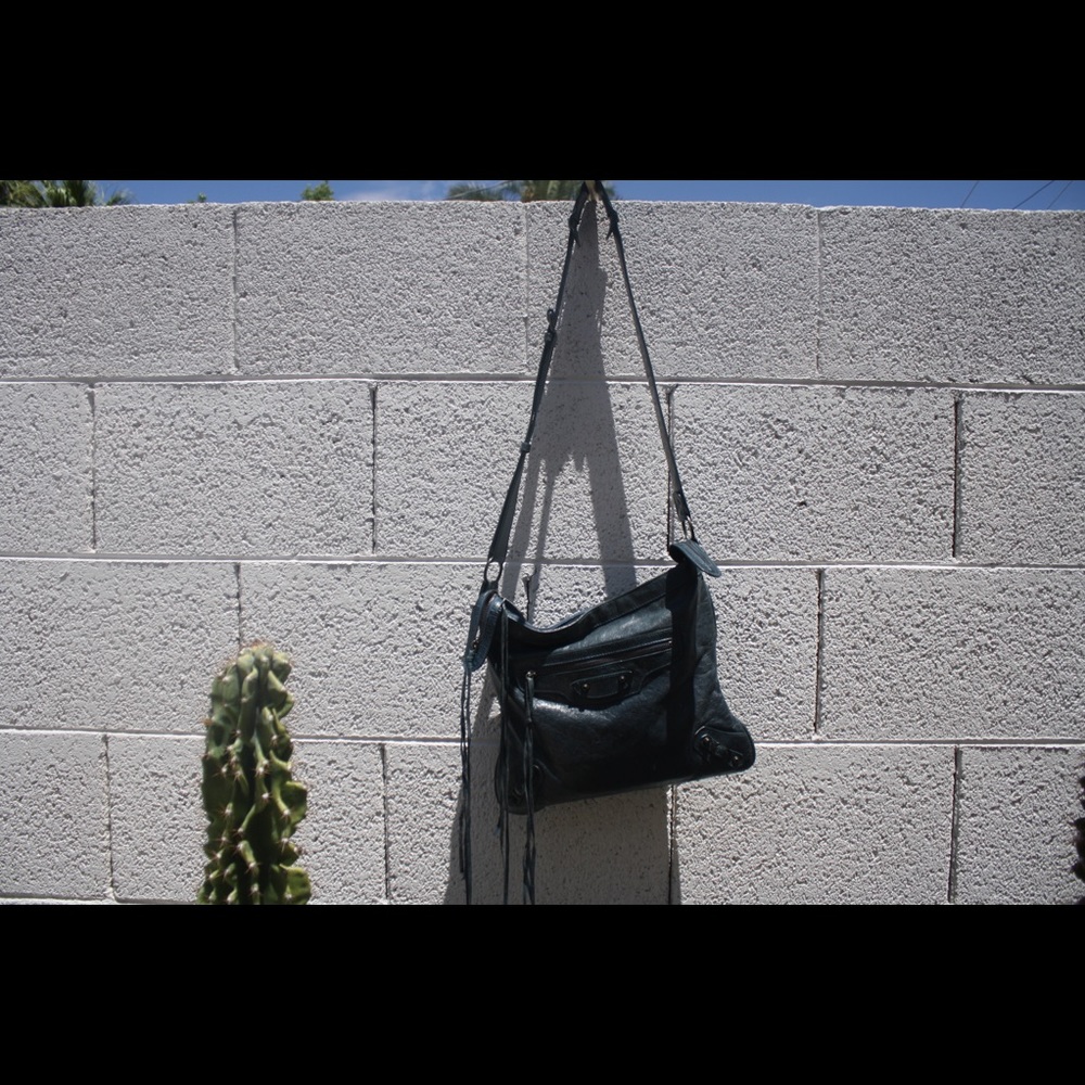 Balenciaga messenger bag in navy - Picture 2 of 5